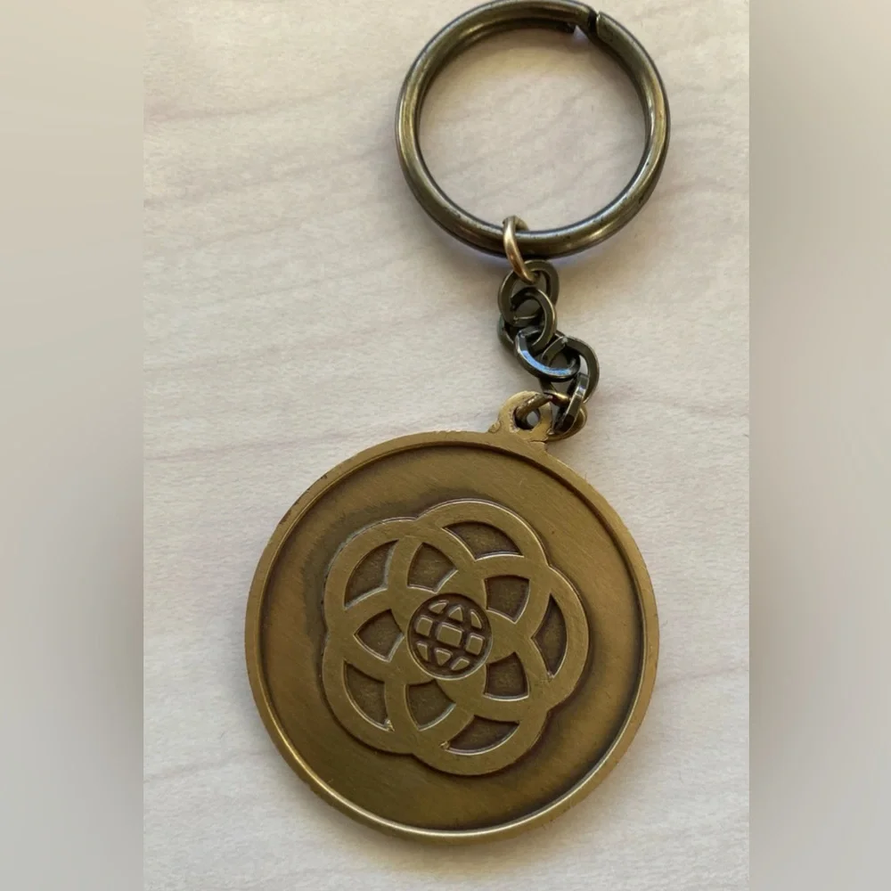 Vintage Gold Epcot Center Keychain in original case - Picture 5 of 6